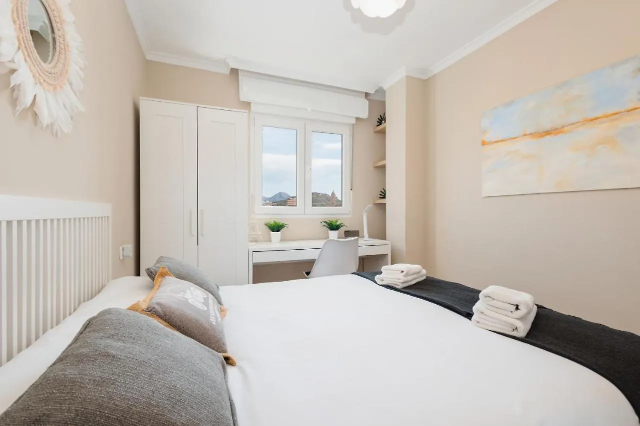 Apartment In The Historic Center Of Malaga, Very Close To The Beach And The Ave Train Station, With Private Parking
