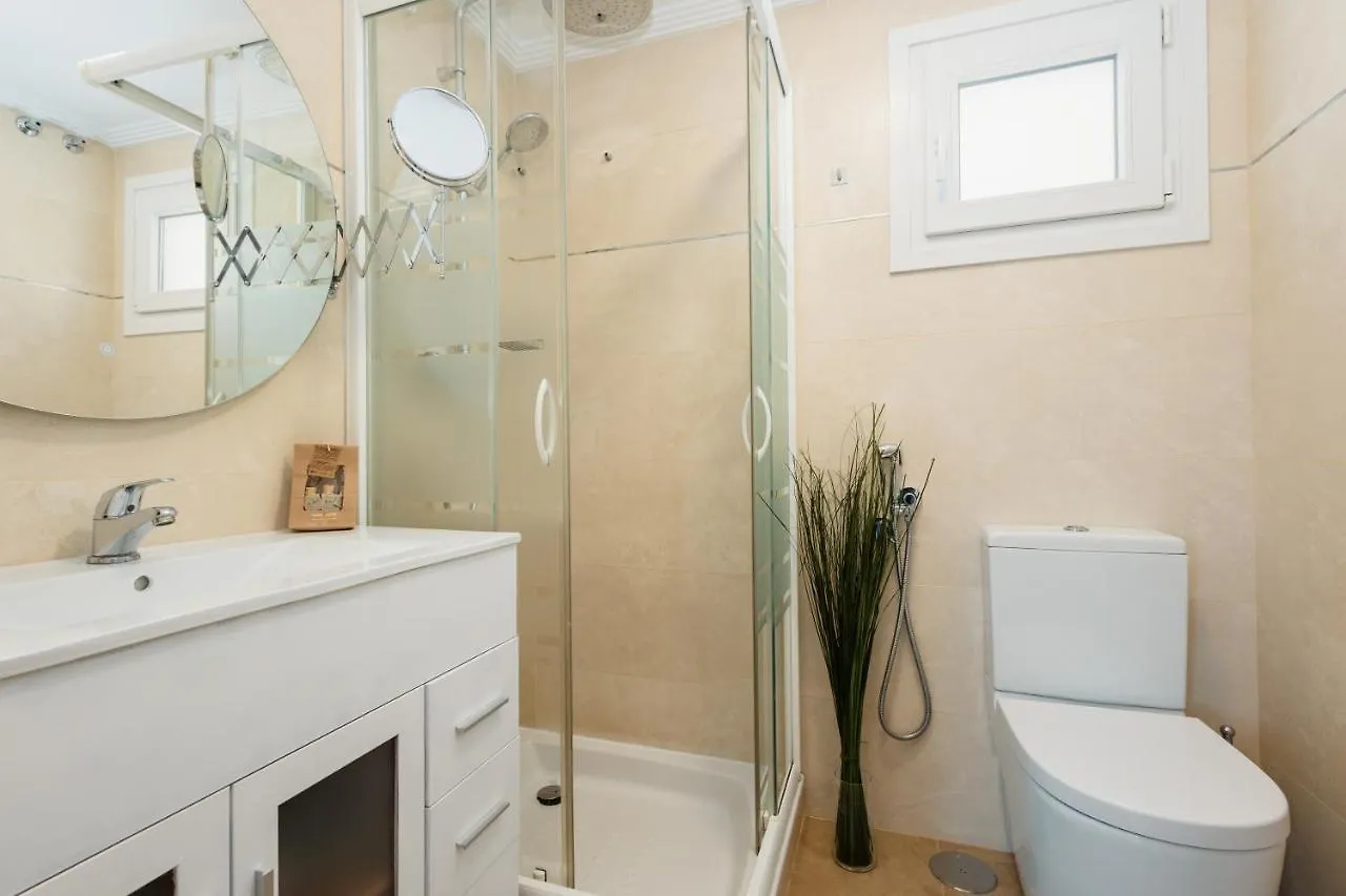 Apartment In The Historic Center Of Malaga, Very Close To The Beach And The Ave Train Station, With Private Parking