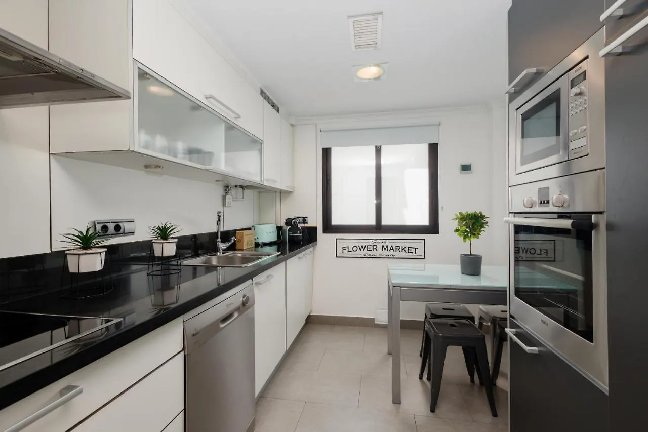 In The Historic Center Of Malaga, Very Close To The Beach And The Ave Train Station, With Private Parking Apartment