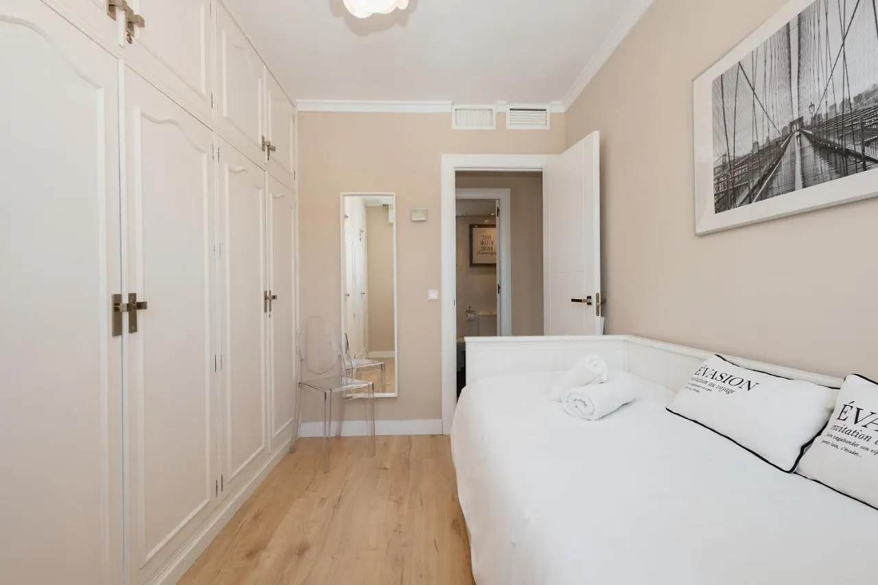 Apartment In The Historic Center Of Malaga, Very Close To The Beach And The Ave Train Station, With Private Parking