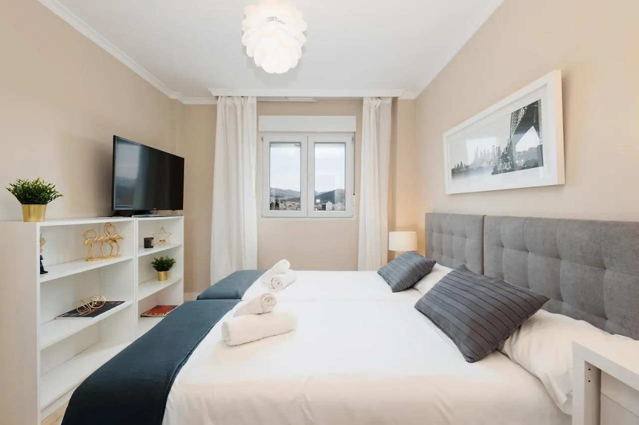 In The Historic Center Of Malaga, Very Close To The Beach And The Ave Train Station, With Private Parking 0*, Malaga