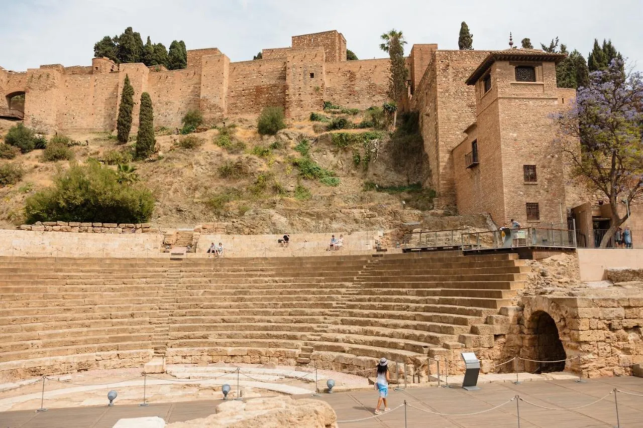 In The Historic Center Of Malaga, Very Close To The Beach And The Ave Train Station, With Private Parking 0*, Malaga